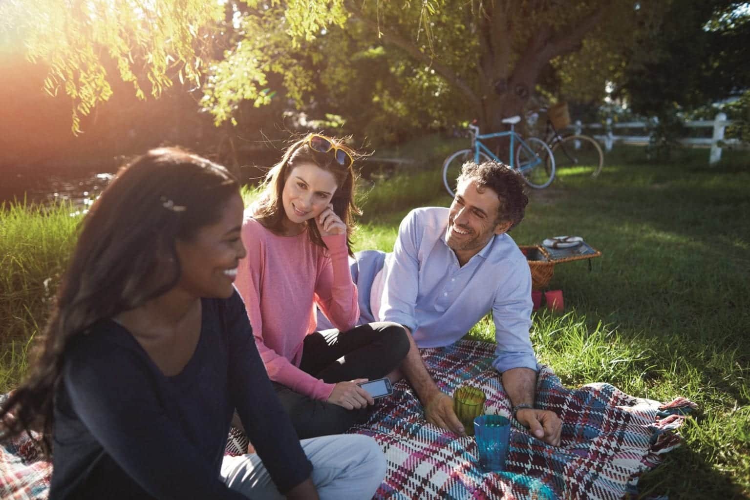 Ga lekker picknicken in park of bos. Eet smakelijk!